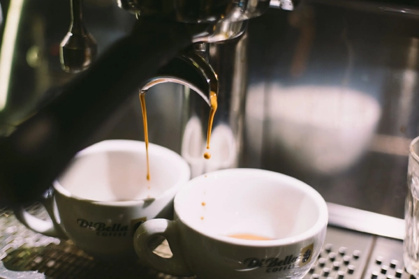 3 دلیل خارج نشدن قهوه از قهوه ساز