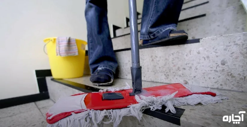 نظافتچی راه پله و مشاعات