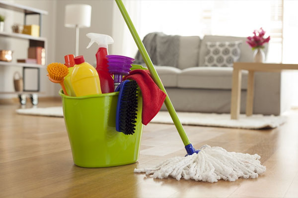 نظافت نقاط دور از دسترس در خانه