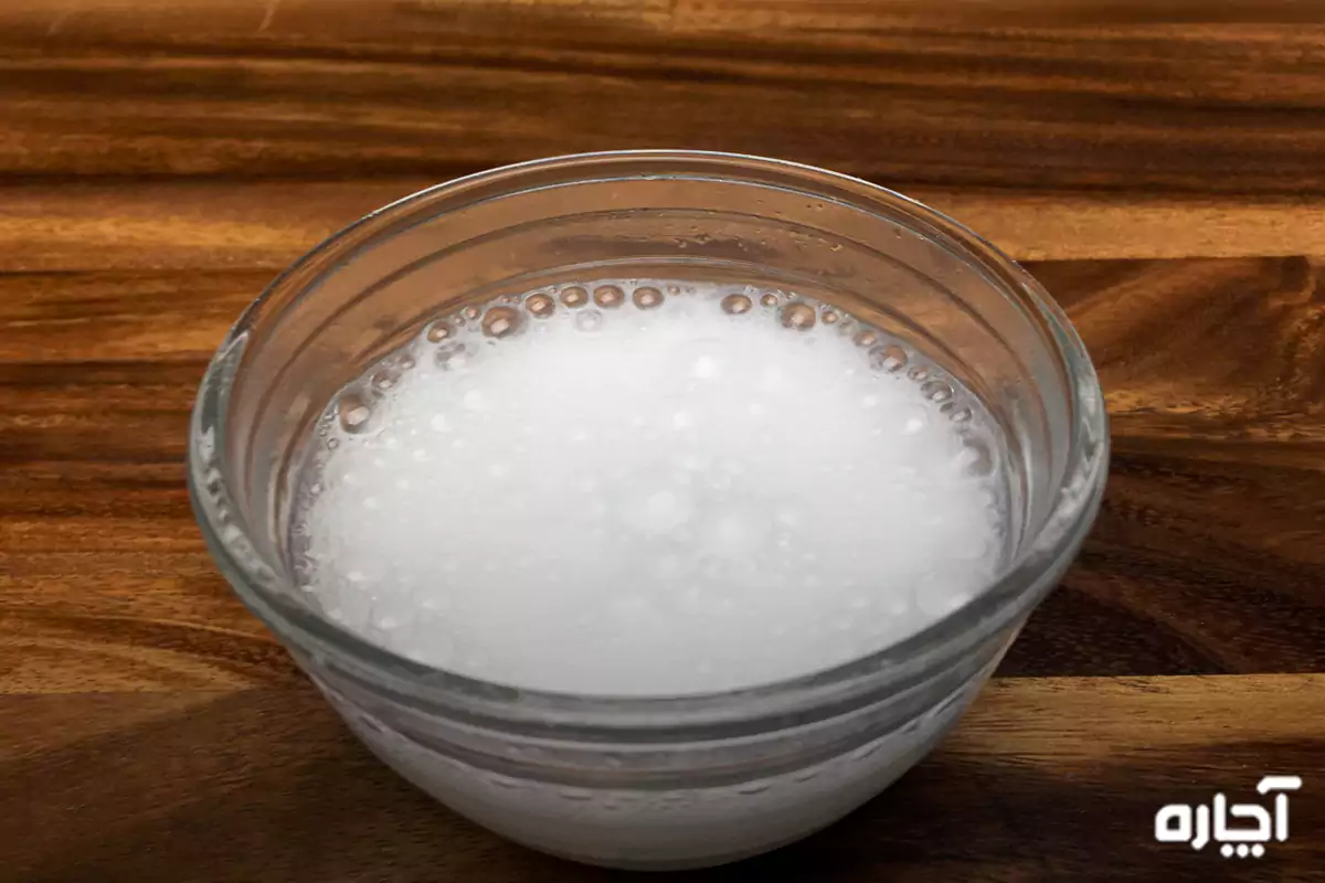 Is combination vinegar and baking soda dangerous