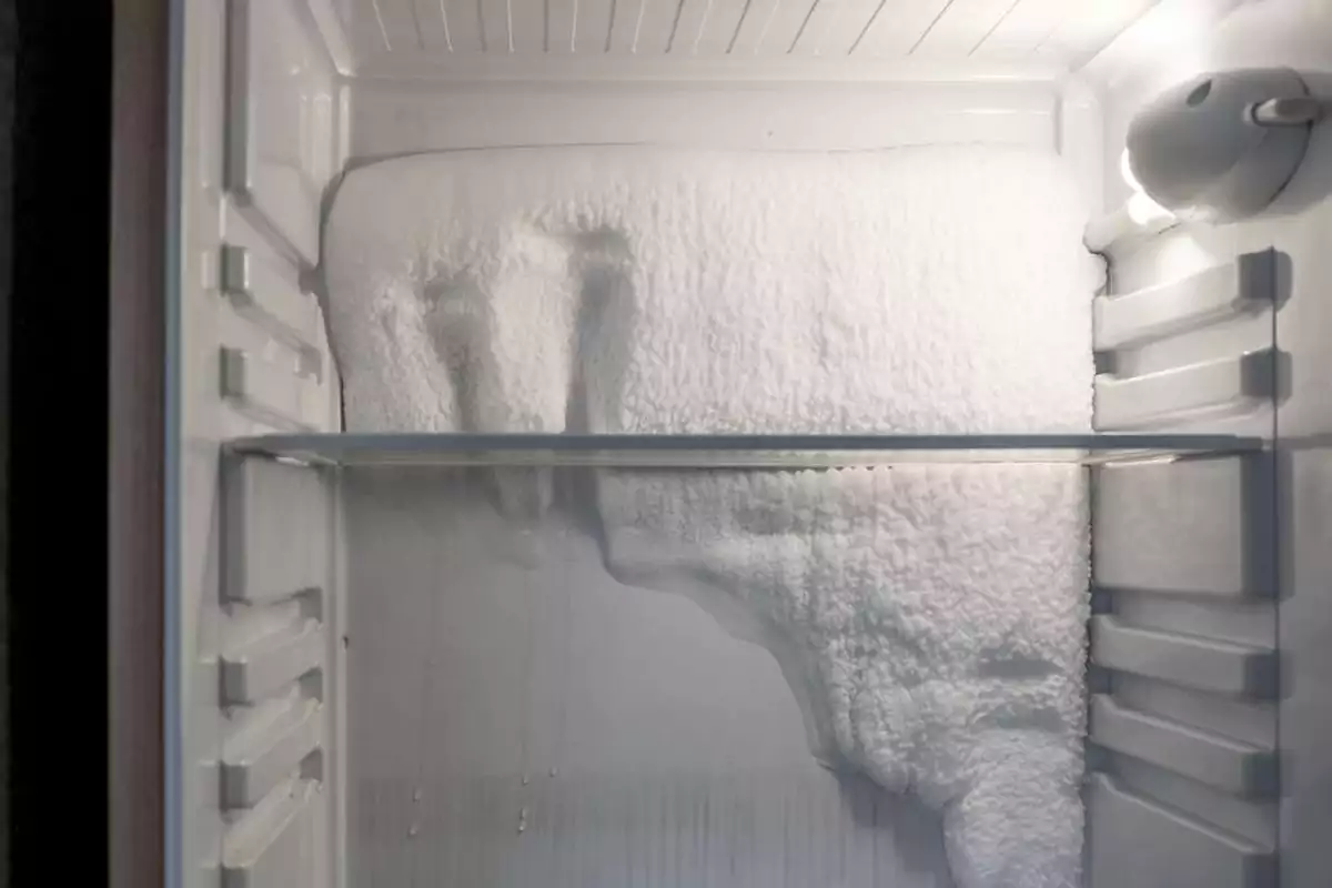 How to melt frost in refrigerator faster