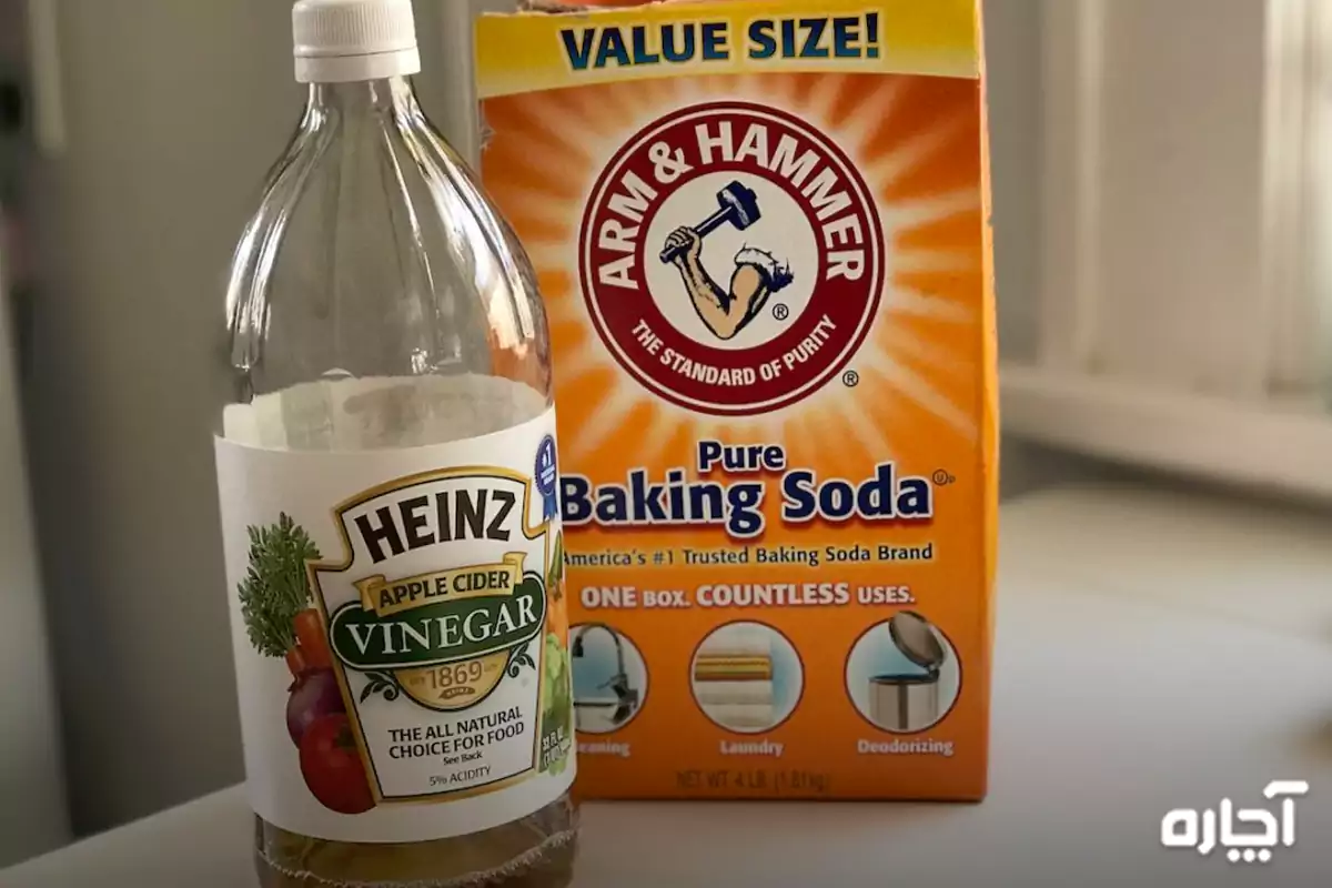 Is combination vinegar and baking soda dangerous