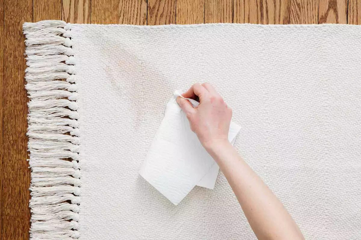 Removing tint from carpet