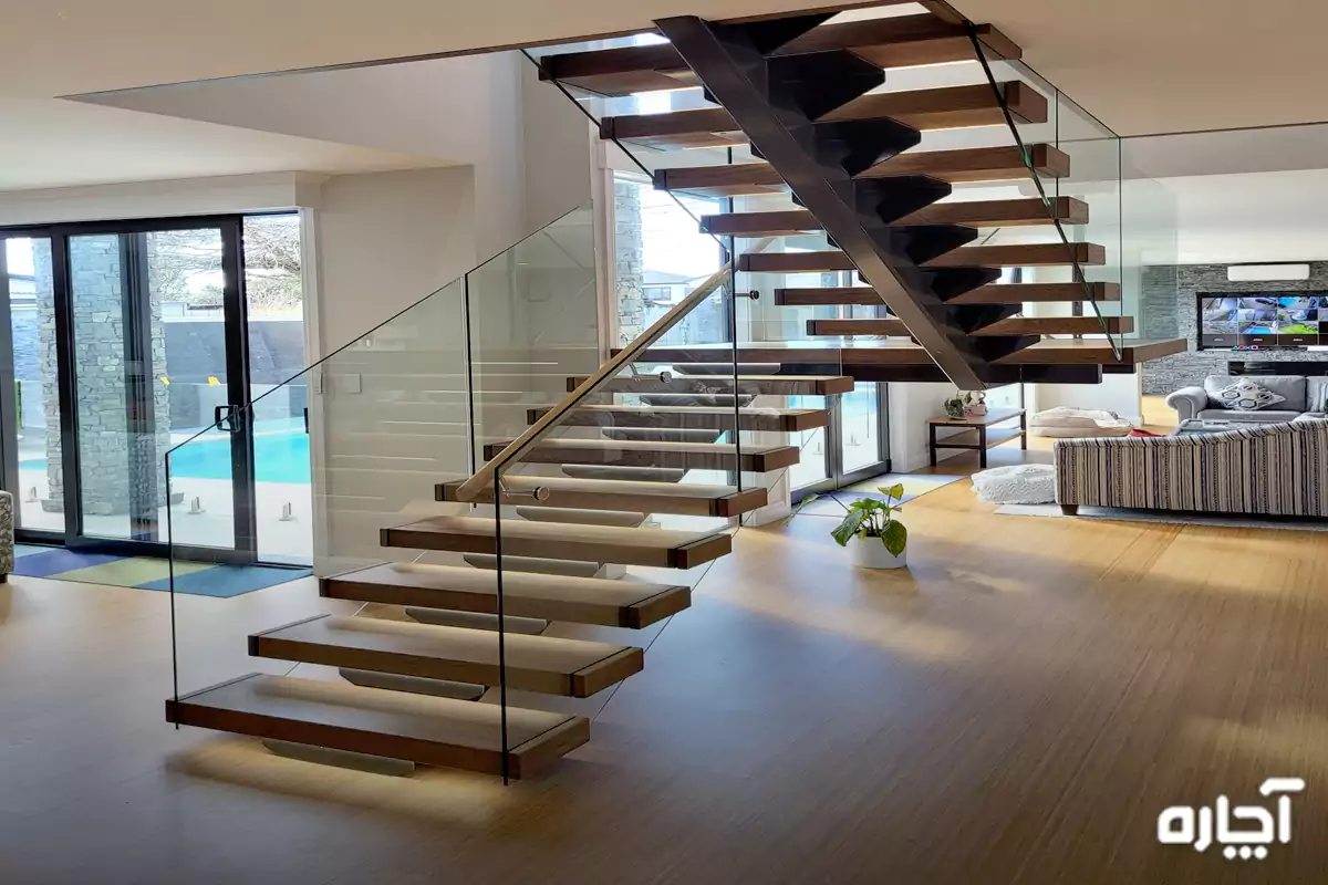 Suspended staircase