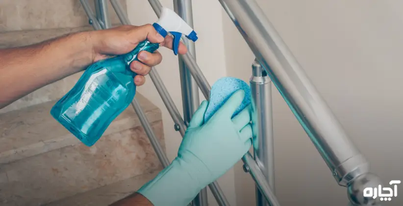 نظافتچی راه پله در قم