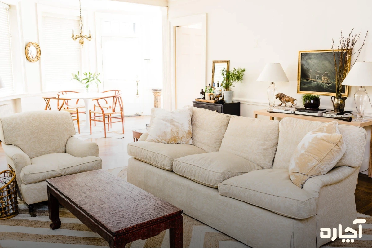 انواع مبل کلاسیک یا راحتی؛ راحتی پلدار