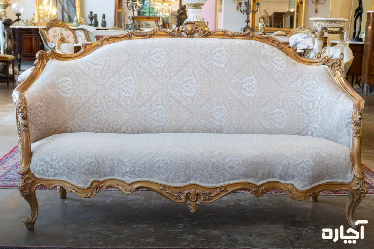 انواع مبل کلاسیک یا راحتی؛ کلاسیک فرانسوی