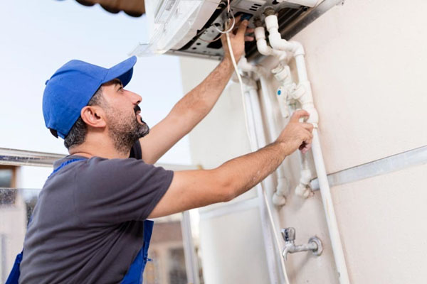 7 علت خاموش نشدن آبگرمکن بعد از بستن آب آچاره