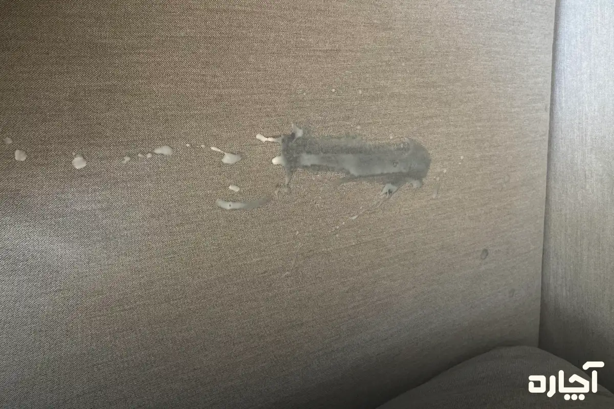 نحوه استفاده از اسپری لکه بر مبل برای لکه‌های پارافین