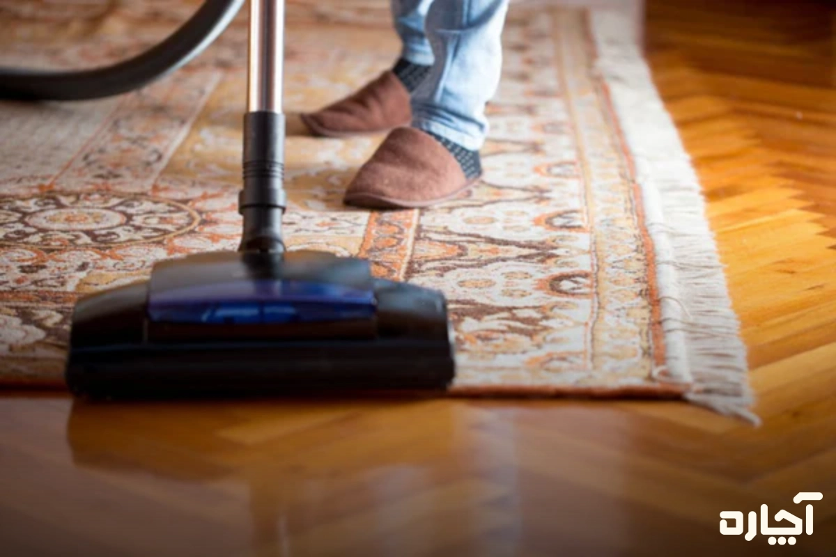 نگهداری از فرش ابریشمی با جاروکشی ملایم و اصولی