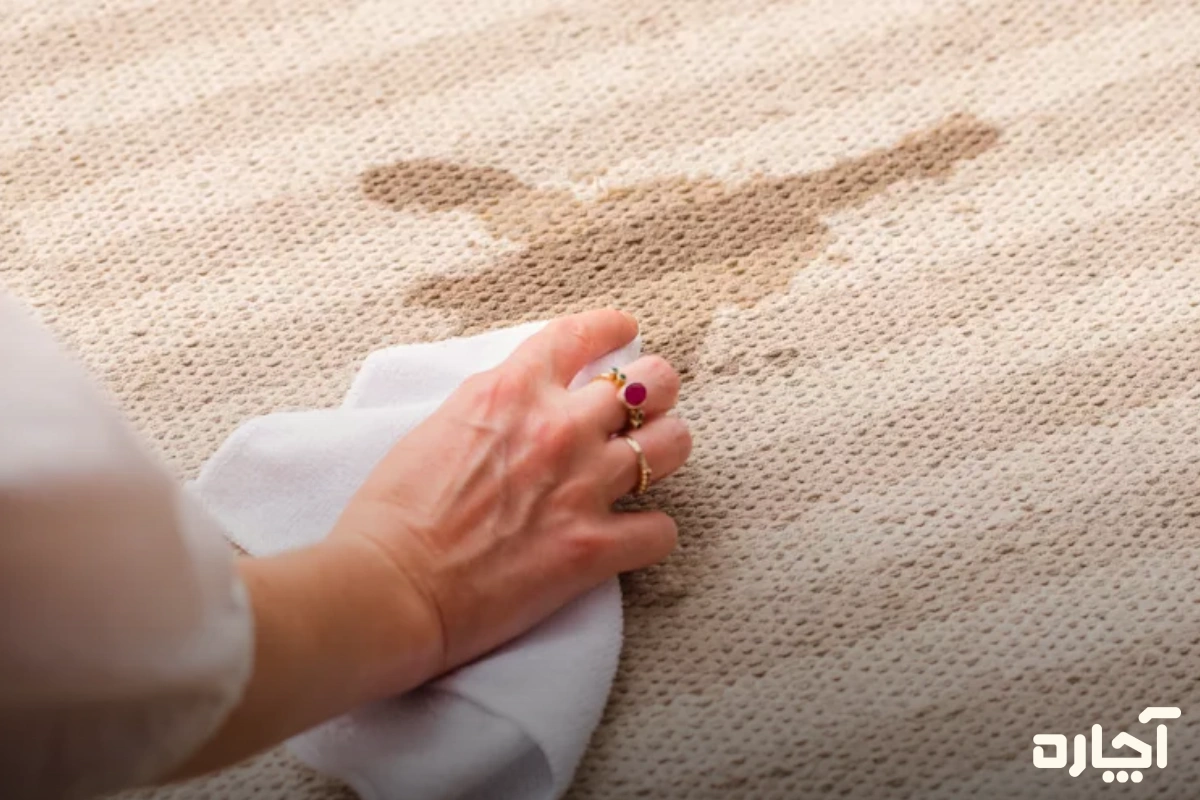 نحوه نگهداری از فرش ابریشمی در صورت ریختن مایعات