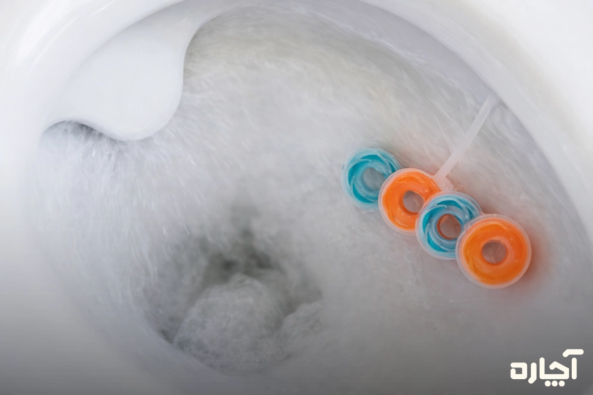 رفع بوی بد توالت فرنگی با استفاده از خوشبوکننده ها