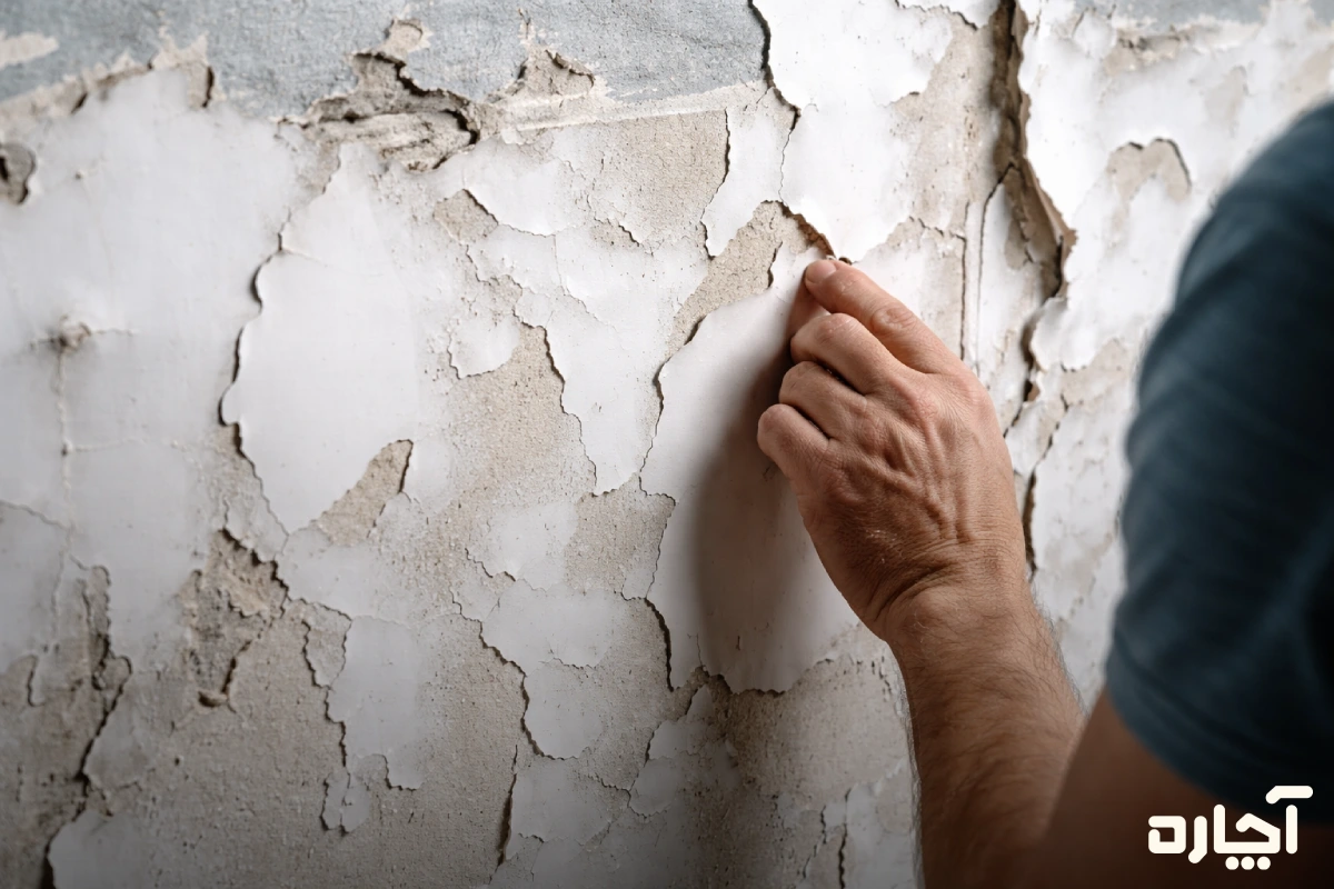 زیرسازی دیوار قبل از رنگ با حذف ناقص رنگ قدیمی