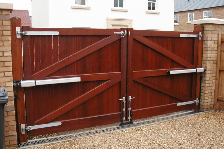 تصویر جک و ریموت درب پارکینگ (فوری)