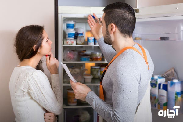 فضای داخلی یخچال بیش از حد پر است